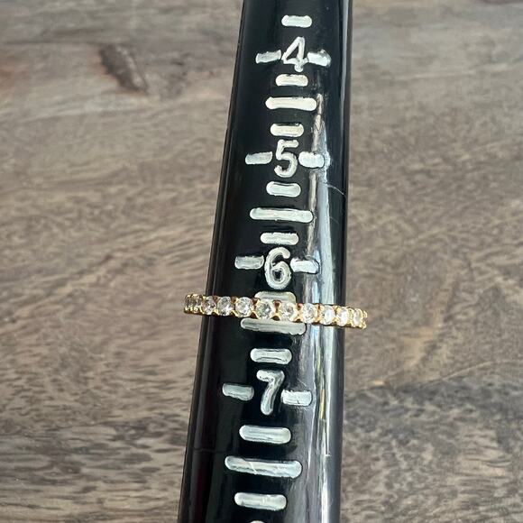 Gold tone trendy rhinestone studded ring band - size 6.5 - Picture 3 of 4